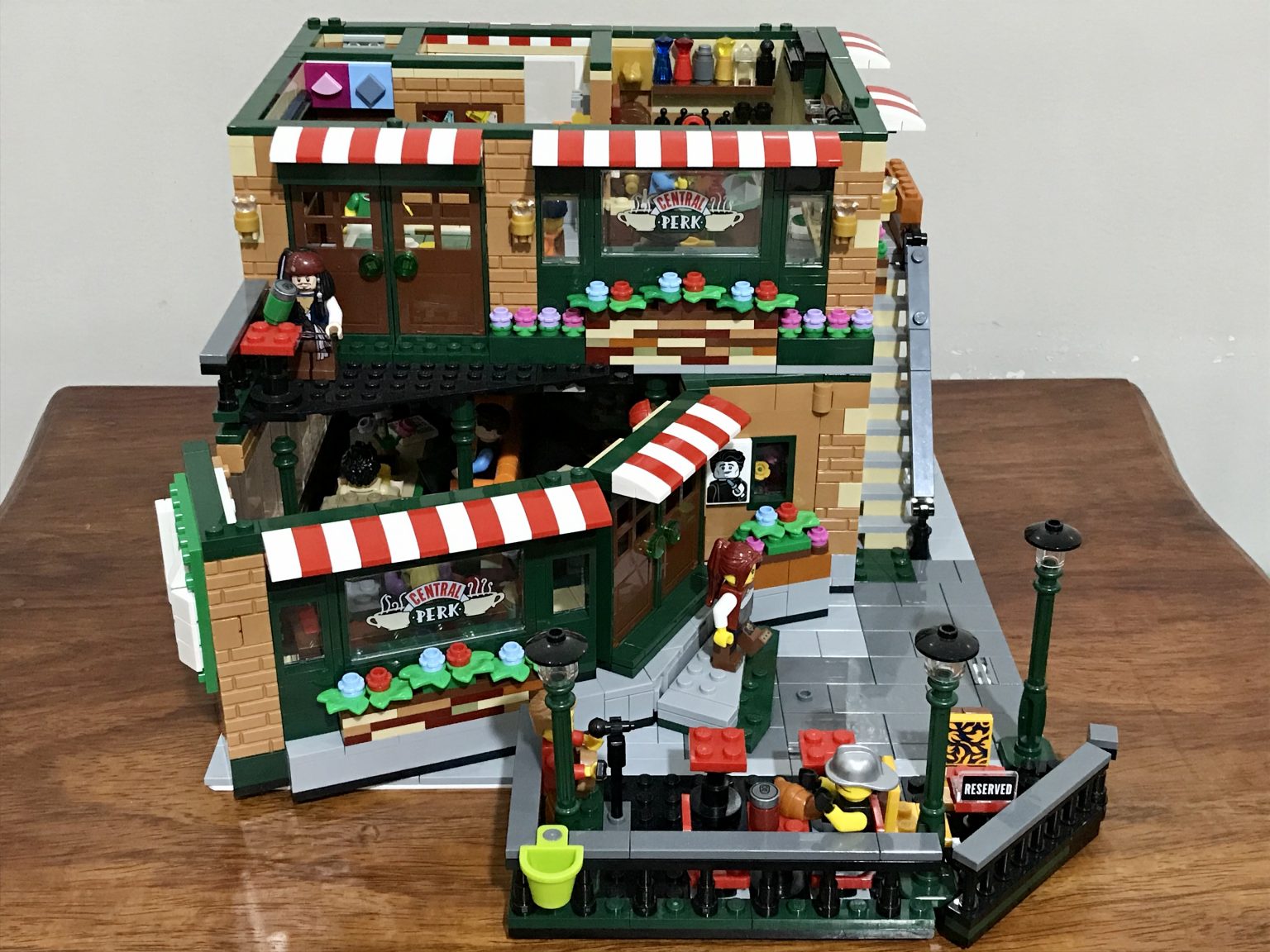 Instructions Modular Central Perk Cafe & Pub