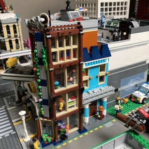 Old Town – Modular Facades – LEGO Creator 31105 Alternative Build